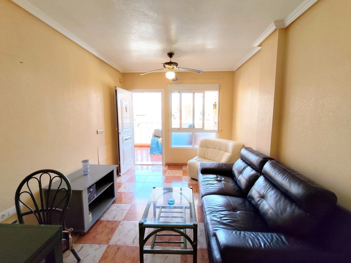 For sale - 2 Bedroom 1 Bathroom Apartment - Middle Floor Apartment in Orihuela - Villamartin  - Alicante