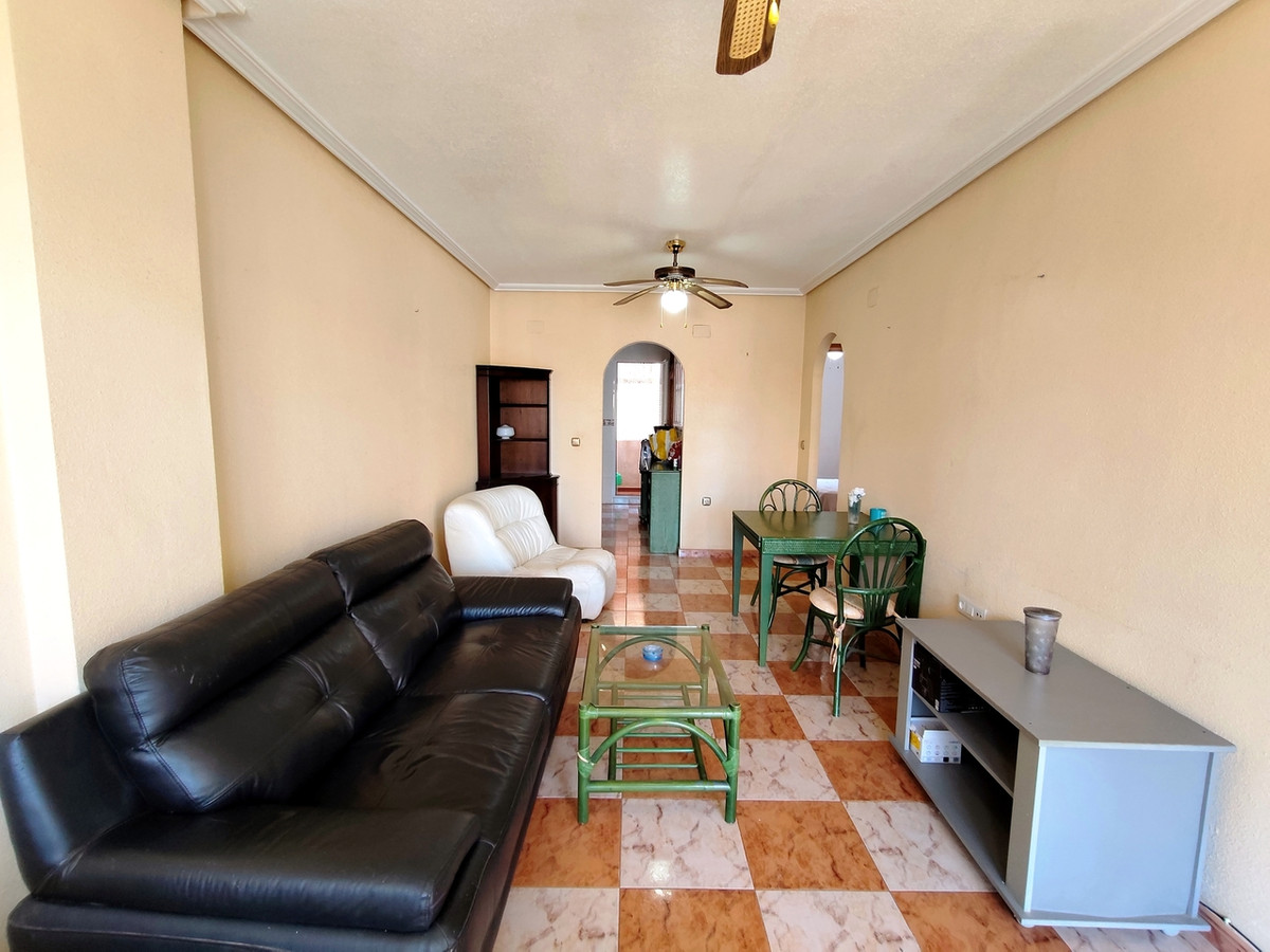 For sale - 2 Bedroom 1 Bathroom Apartment - Middle Floor Apartment in Orihuela - Villamartin  - Alicante
