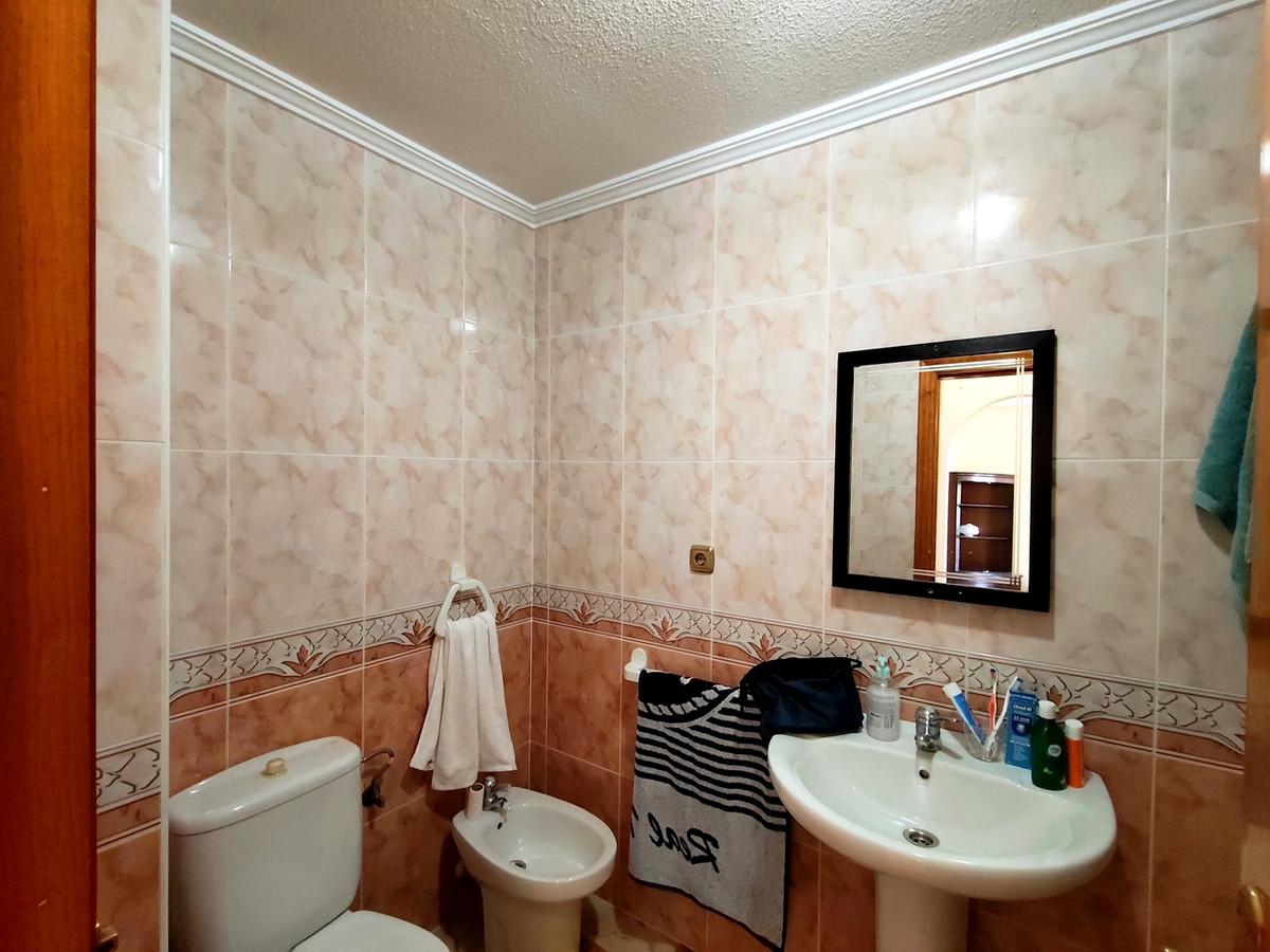 For sale - 2 Bedroom 1 Bathroom Apartment - Middle Floor Apartment in Orihuela - Villamartin  - Alicante