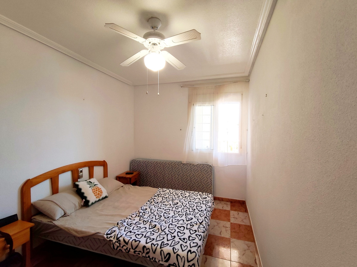For sale - 2 Bedroom 1 Bathroom Apartment - Middle Floor Apartment in Orihuela - Villamartin  - Alicante