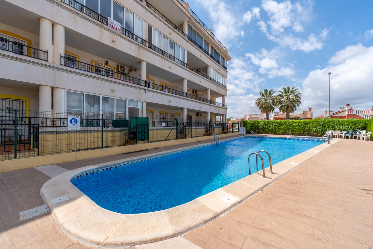For sale - 2 Bedroom 1 Bathroom Apartment - Ground Floor Apartment in Orihuela - Playa Flamenca  - Alicante