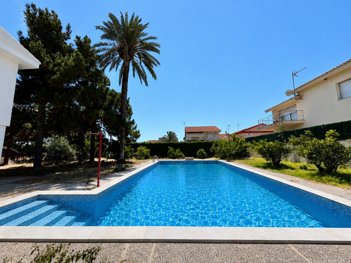 For sale - 4 Bedroom 3 Bathroom House - Detached Villa in San Javier - Santiago de la Ribera  - Murcia