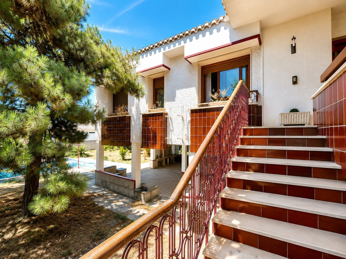 For sale - 4 Bedroom 3 Bathroom House - Detached Villa in San Javier - Santiago de la Ribera  - Murcia
