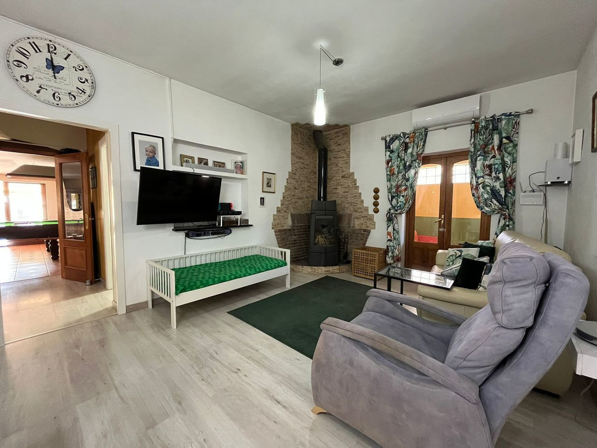 For sale - 6 Bedroom 3 Bathroom House - Detached Villa in Torre-Pacheco - La Torre Golf Resort  - Murcia