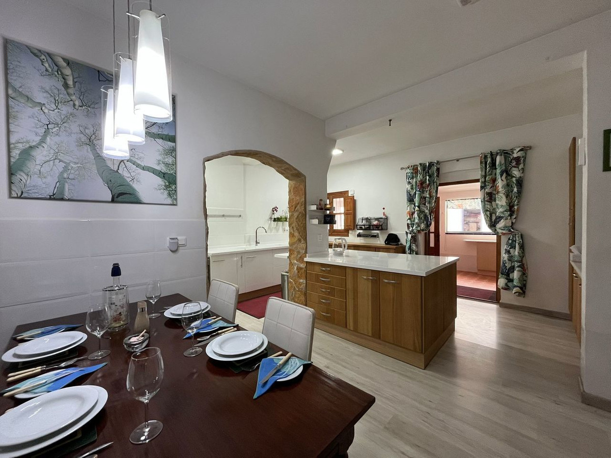 For sale - 6 Bedroom 3 Bathroom House - Detached Villa in Torre-Pacheco - La Torre Golf Resort  - Murcia