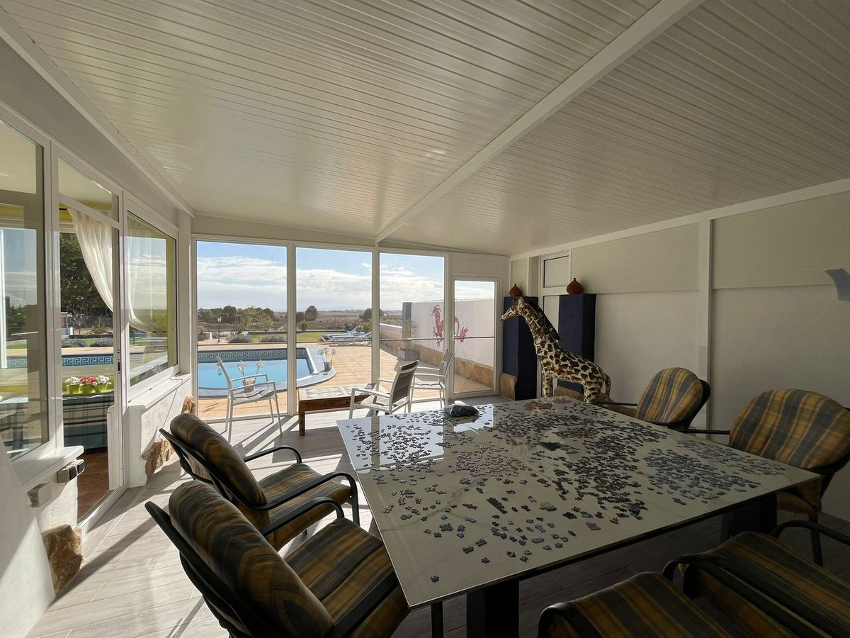 For sale - 6 Bedroom 3 Bathroom House - Detached Villa in Torre-Pacheco - La Torre Golf Resort  - Murcia