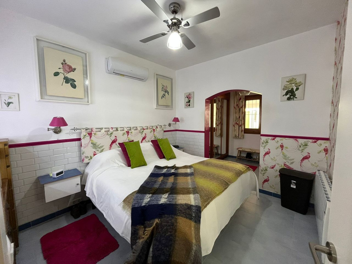 For sale - 6 Bedroom 3 Bathroom House - Detached Villa in Torre-Pacheco - La Torre Golf Resort  - Murcia