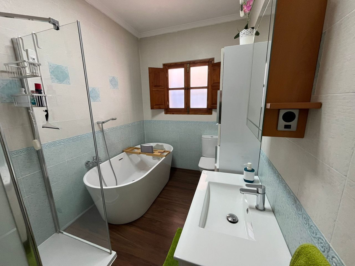 For sale - 6 Bedroom 3 Bathroom House - Detached Villa in Torre-Pacheco - La Torre Golf Resort  - Murcia