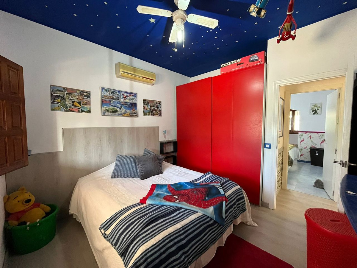 For sale - 6 Bedroom 3 Bathroom House - Detached Villa in Torre-Pacheco - La Torre Golf Resort  - Murcia