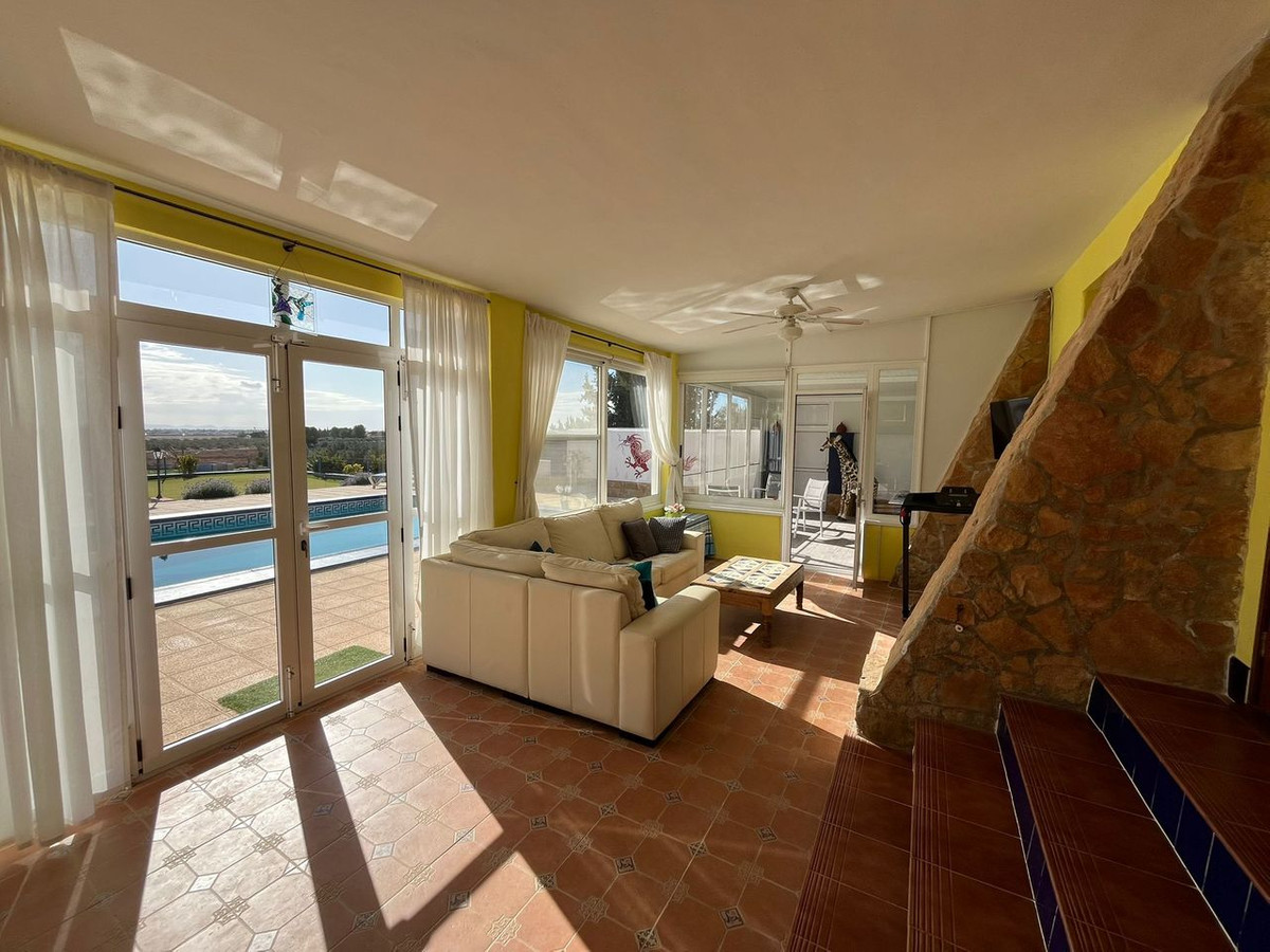 For sale - 6 Bedroom 3 Bathroom House - Detached Villa in Torre-Pacheco - La Torre Golf Resort  - Murcia