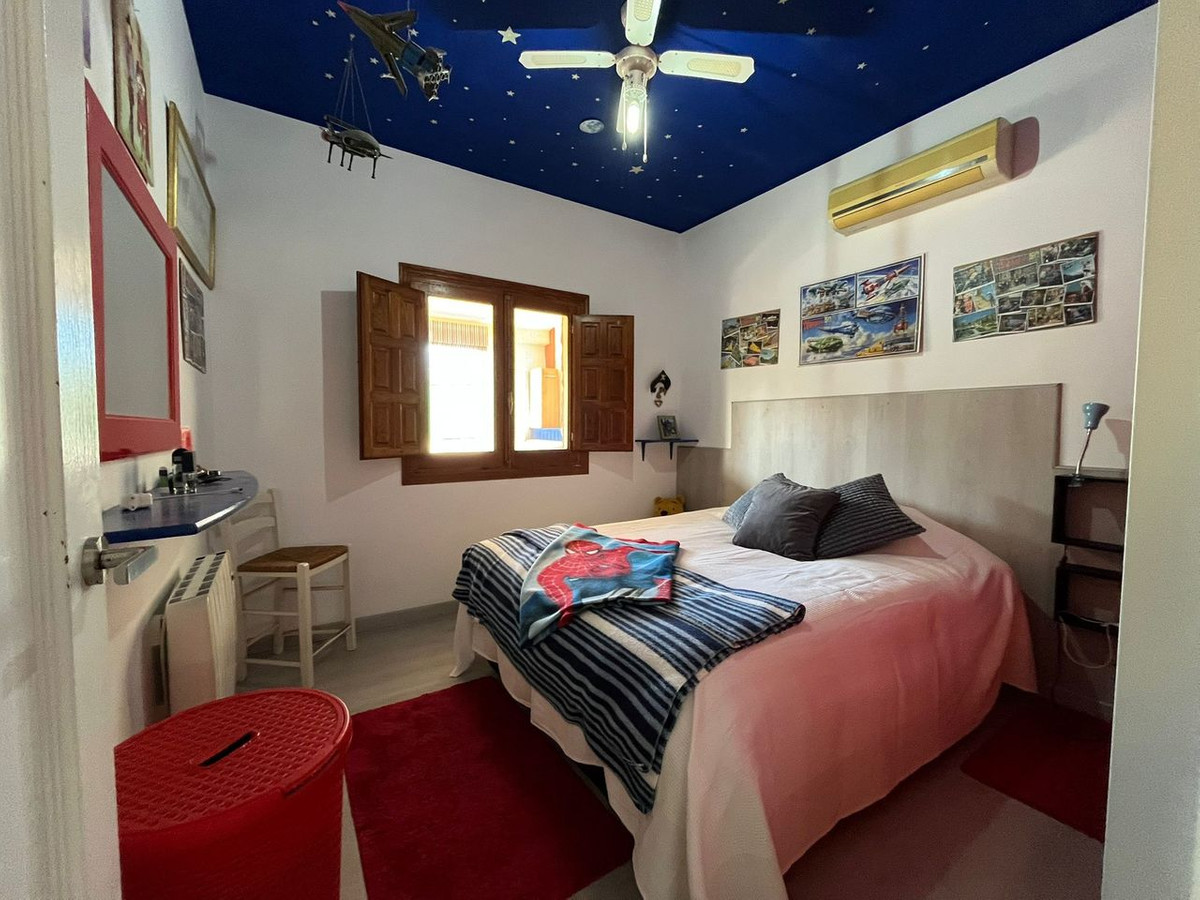 For sale - 6 Bedroom 3 Bathroom House - Detached Villa in Torre-Pacheco - La Torre Golf Resort  - Murcia