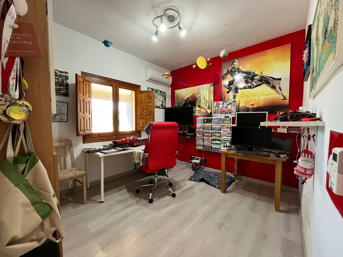 For sale - 6 Bedroom 3 Bathroom House - Detached Villa in Torre-Pacheco - La Torre Golf Resort  - Murcia