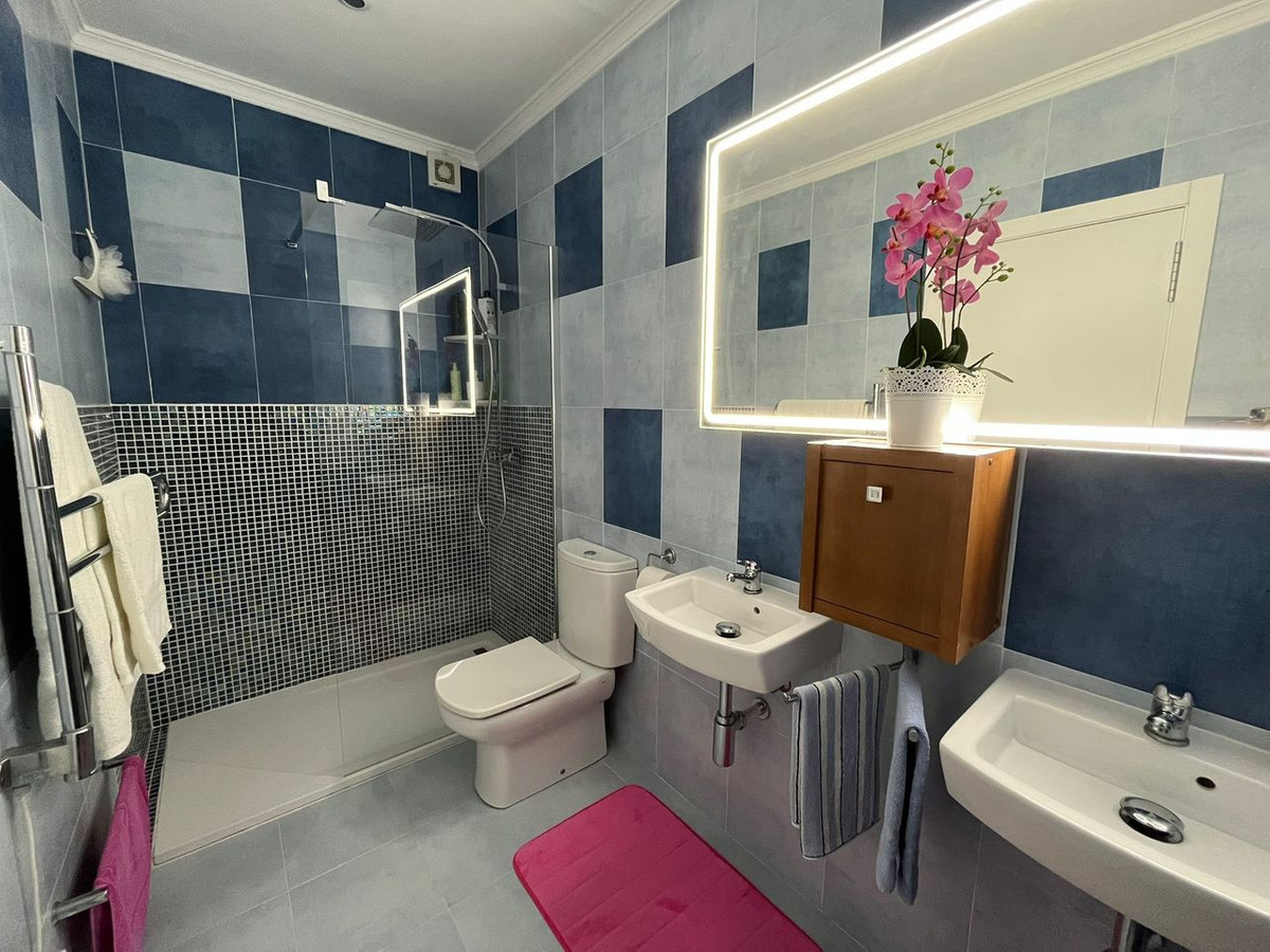 For sale - 6 Bedroom 3 Bathroom House - Detached Villa in Torre-Pacheco - La Torre Golf Resort  - Murcia