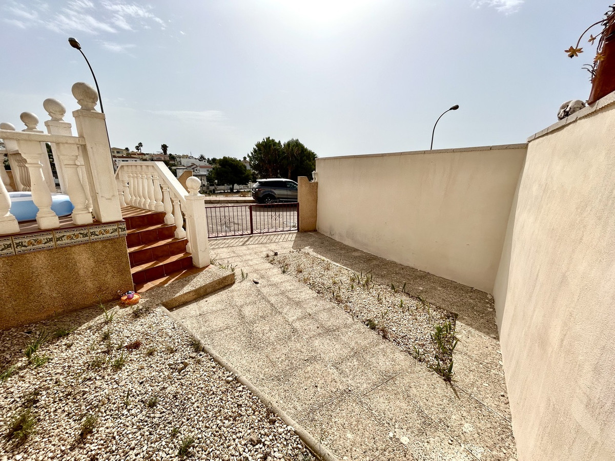 For sale - 2 Bedroom 2 Bathroom House - Detached Villa in Orihuela - Villamartin  - Alicante
