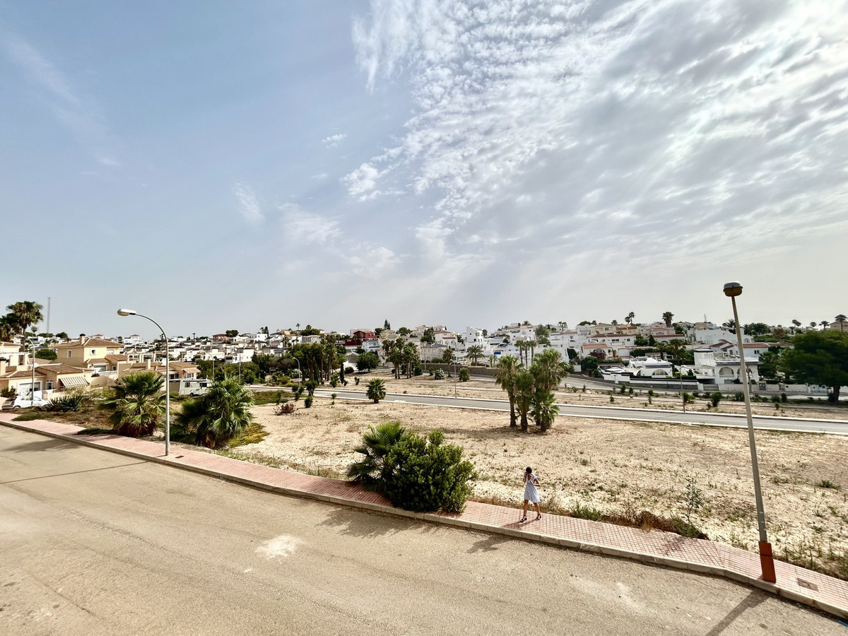 For sale - 2 Bedroom 2 Bathroom House - Detached Villa in Orihuela - Villamartin  - Alicante