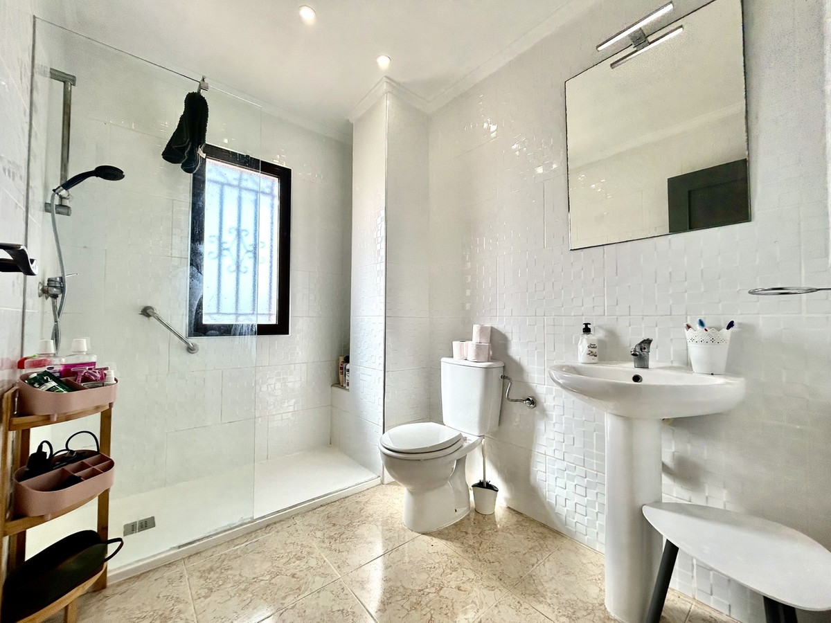 For sale - 2 Bedroom 2 Bathroom House - Detached Villa in Orihuela - Villamartin  - Alicante