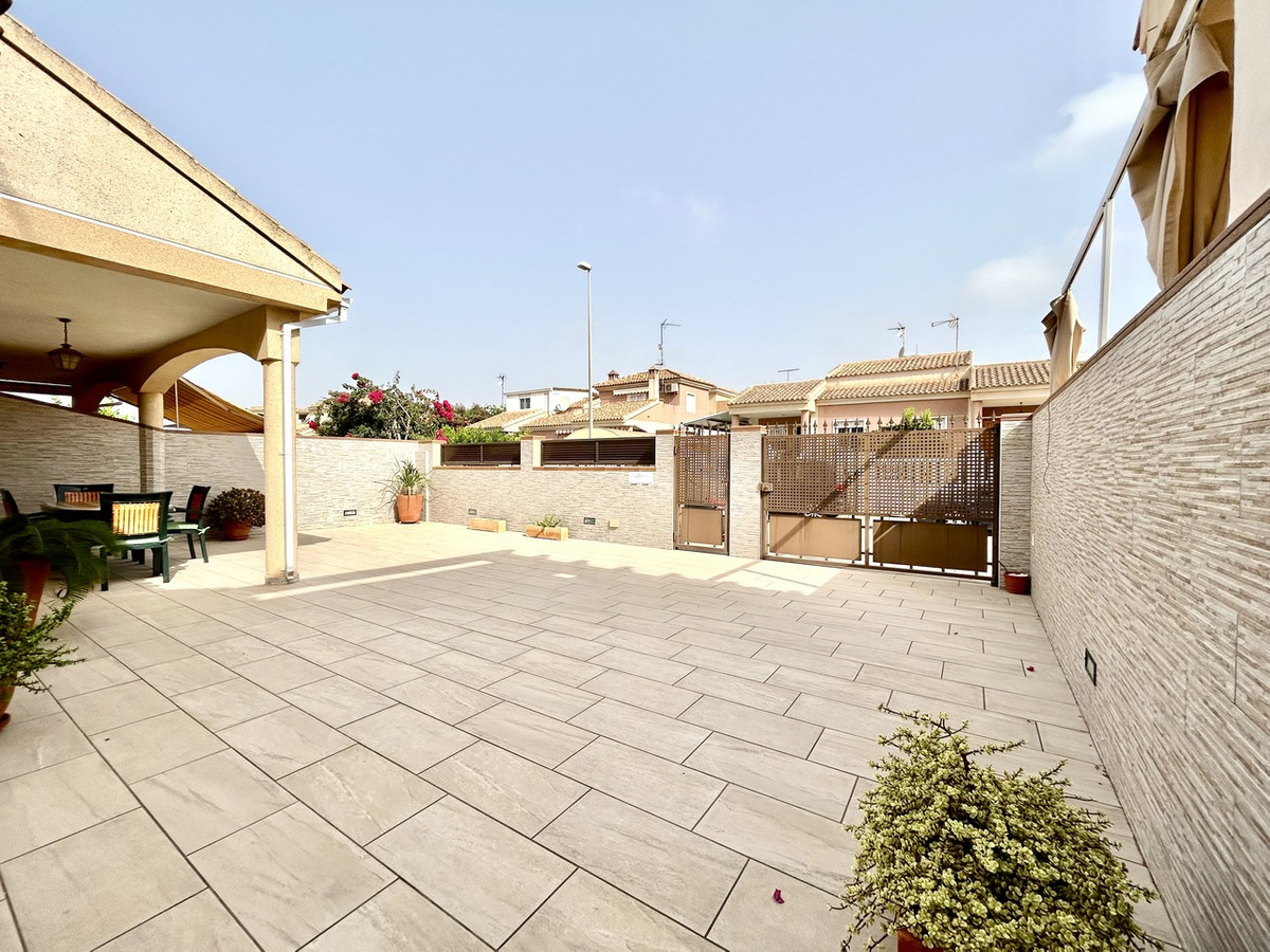 For sale - 3 Bedroom 3 Bathroom House - Townhouse in Pilar de la Horadada - Torre de la Horadada  - Alicante