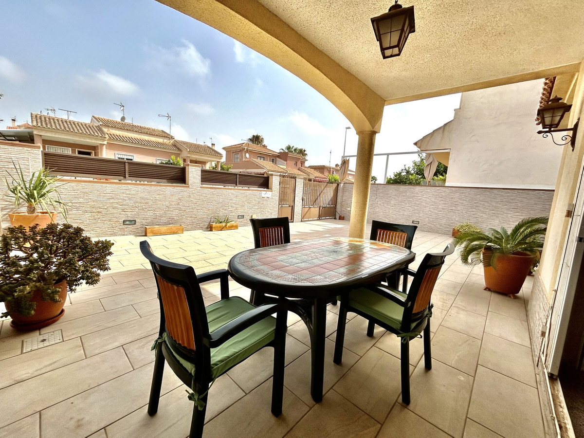For sale - 3 Bedroom 3 Bathroom House - Townhouse in Pilar de la Horadada - Torre de la Horadada  - Alicante