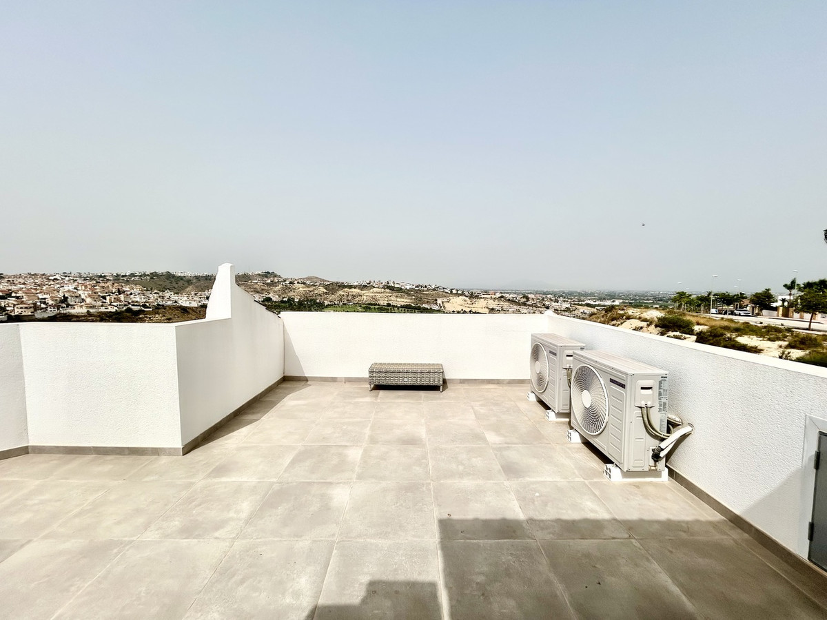 For sale - 4 Bedroom 5 Bathroom House - Detached Villa in Rojales - Ciudad Quesada  - Alicante
