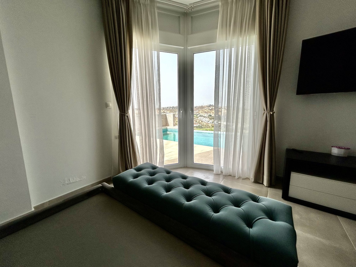 For sale - 4 Bedroom 5 Bathroom House - Detached Villa in Rojales - Ciudad Quesada  - Alicante
