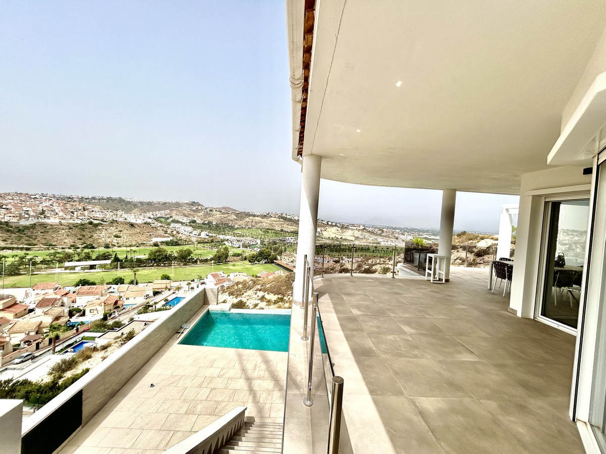 For sale - 4 Bedroom 5 Bathroom House - Detached Villa in Rojales - Ciudad Quesada  - Alicante