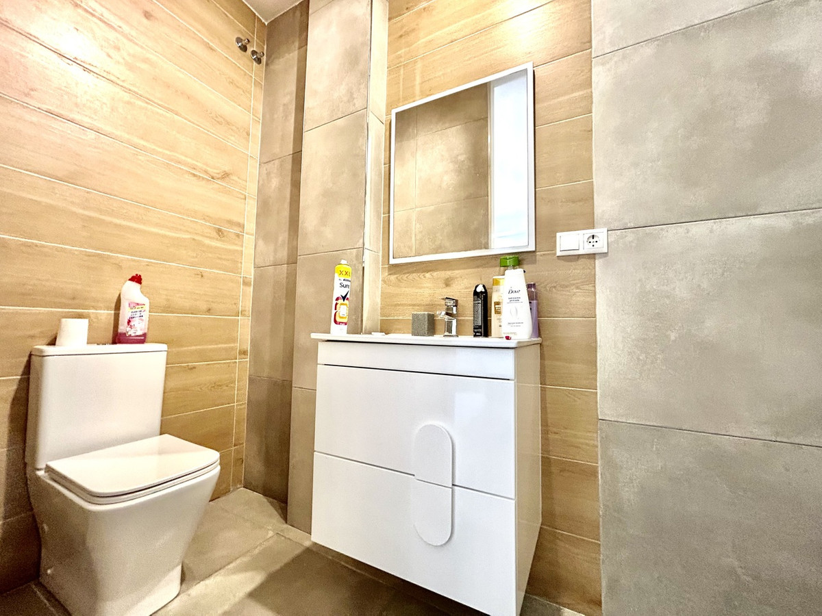 For sale - 4 Bedroom 5 Bathroom House - Detached Villa in Rojales - Ciudad Quesada  - Alicante