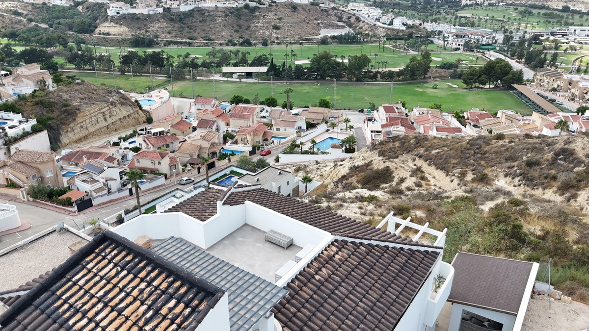For sale - 4 Bedroom 5 Bathroom House - Detached Villa in Rojales - Ciudad Quesada  - Alicante