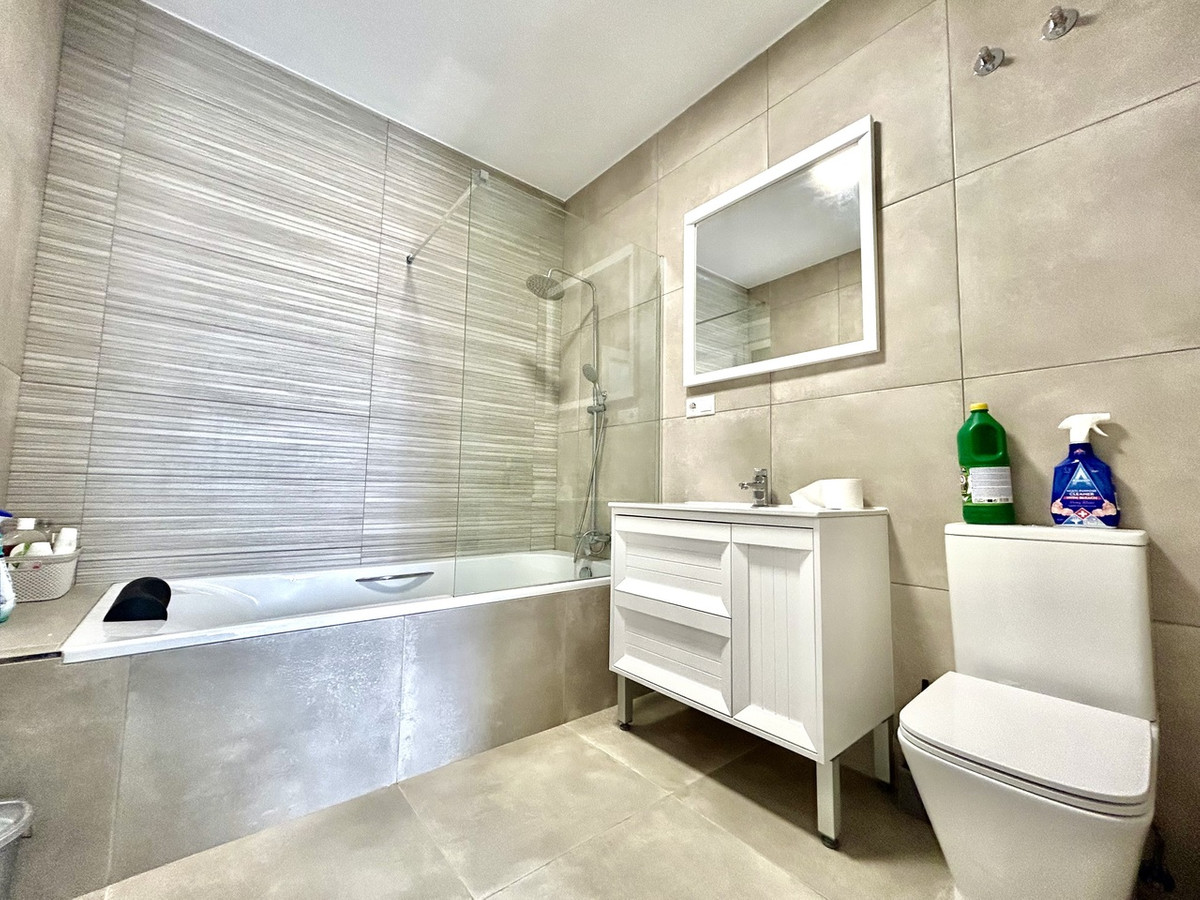 For sale - 4 Bedroom 5 Bathroom House - Detached Villa in Rojales - Ciudad Quesada  - Alicante