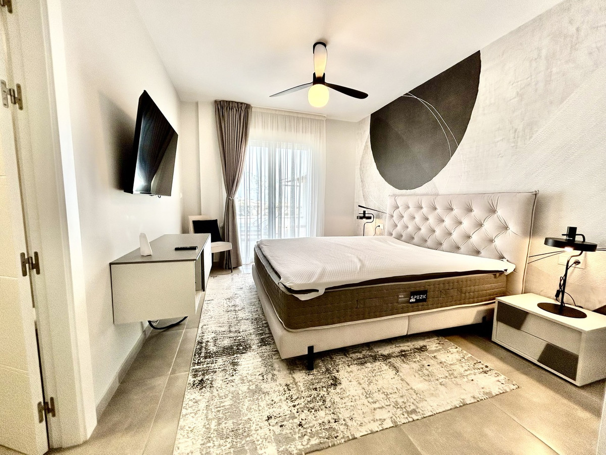 For sale - 4 Bedroom 5 Bathroom House - Detached Villa in Rojales - Ciudad Quesada  - Alicante