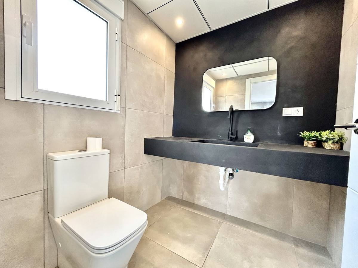 For sale - 4 Bedroom 5 Bathroom House - Detached Villa in Rojales - Ciudad Quesada  - Alicante