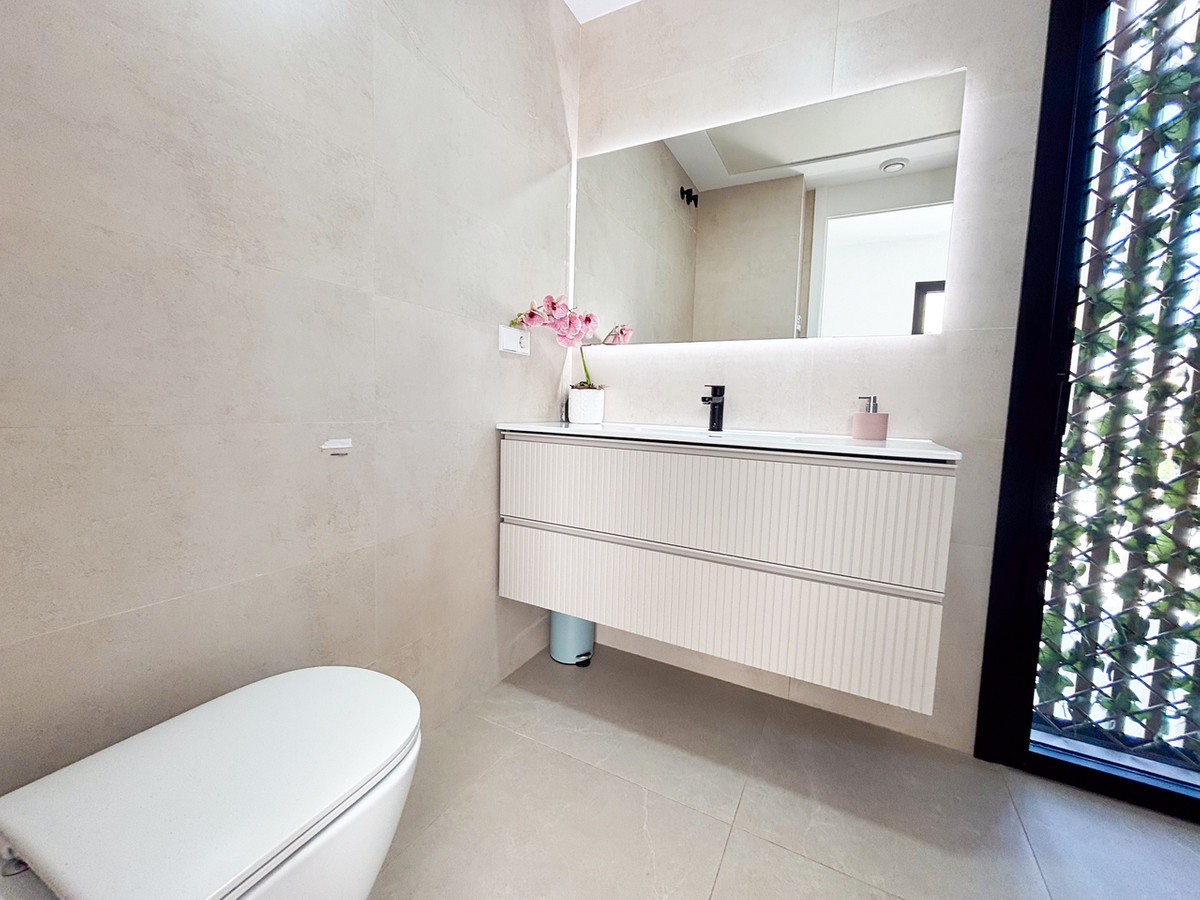 For sale - 3 Bedroom 3 Bathroom House - Detached Villa in Orihuela - Cabo Roig  - Alicante