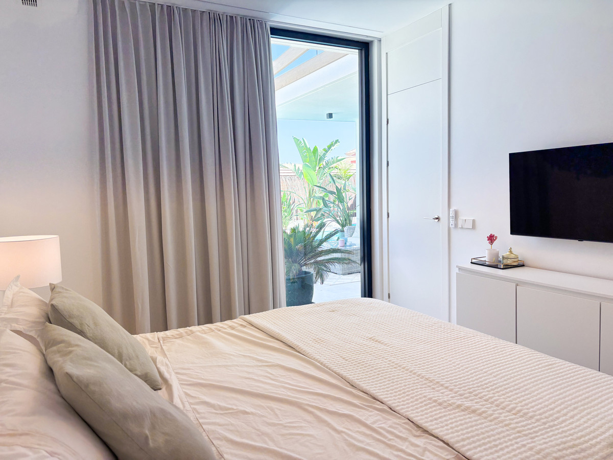 For sale - 3 Bedroom 3 Bathroom House - Detached Villa in Orihuela - Cabo Roig  - Alicante