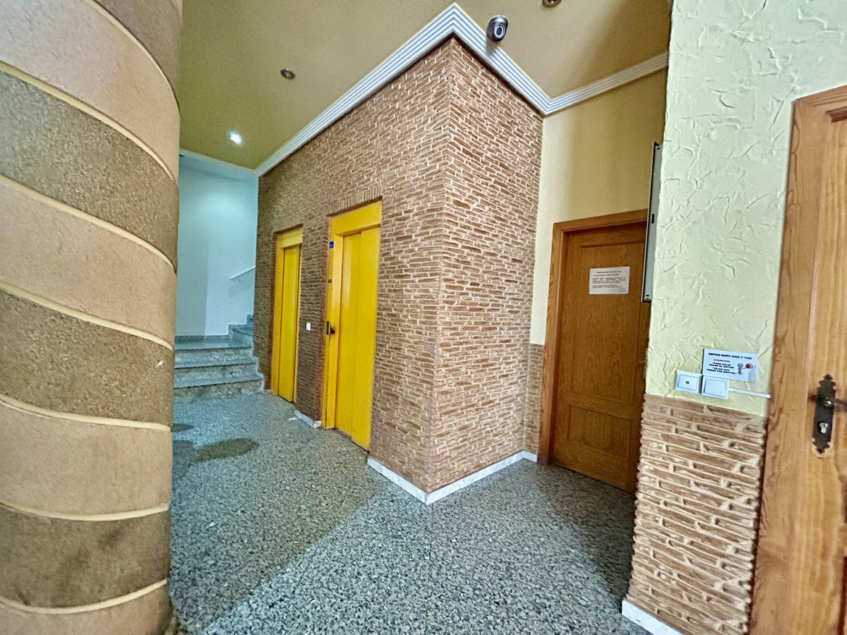 For sale - 1 Bedroom 1 Bathroom Apartment - Middle Floor Apartment in Torrevieja - Torrevieja Centro  - Alicante