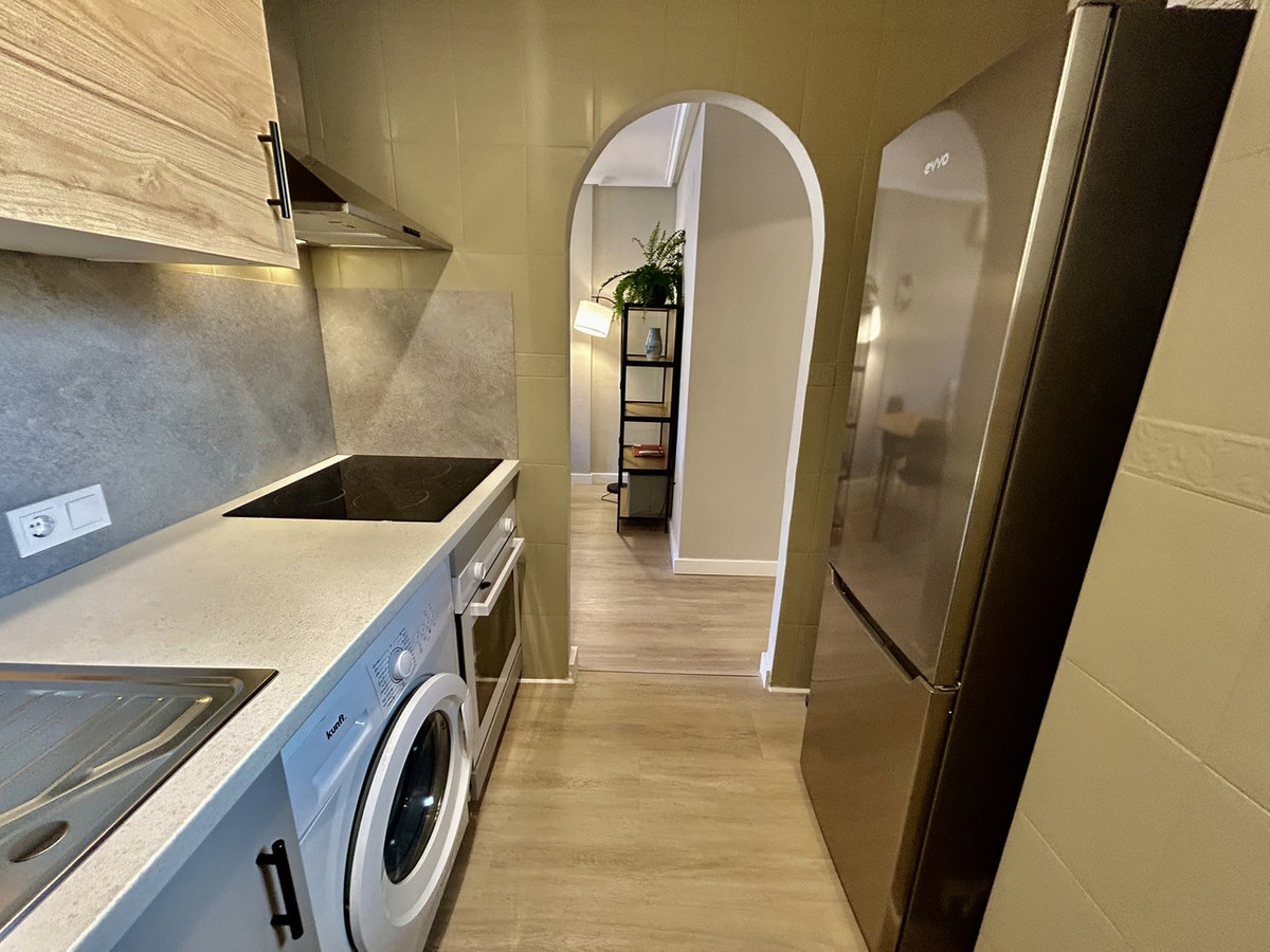 For sale - 1 Bedroom 1 Bathroom Apartment - Middle Floor Apartment in Torrevieja - Torrevieja Centro  - Alicante