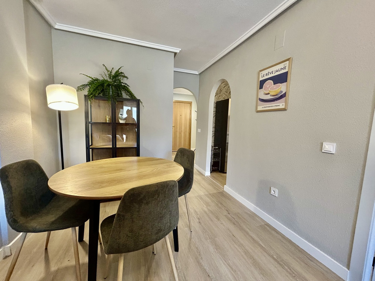 For sale - 1 Bedroom 1 Bathroom Apartment - Middle Floor Apartment in Torrevieja - Torrevieja Centro  - Alicante