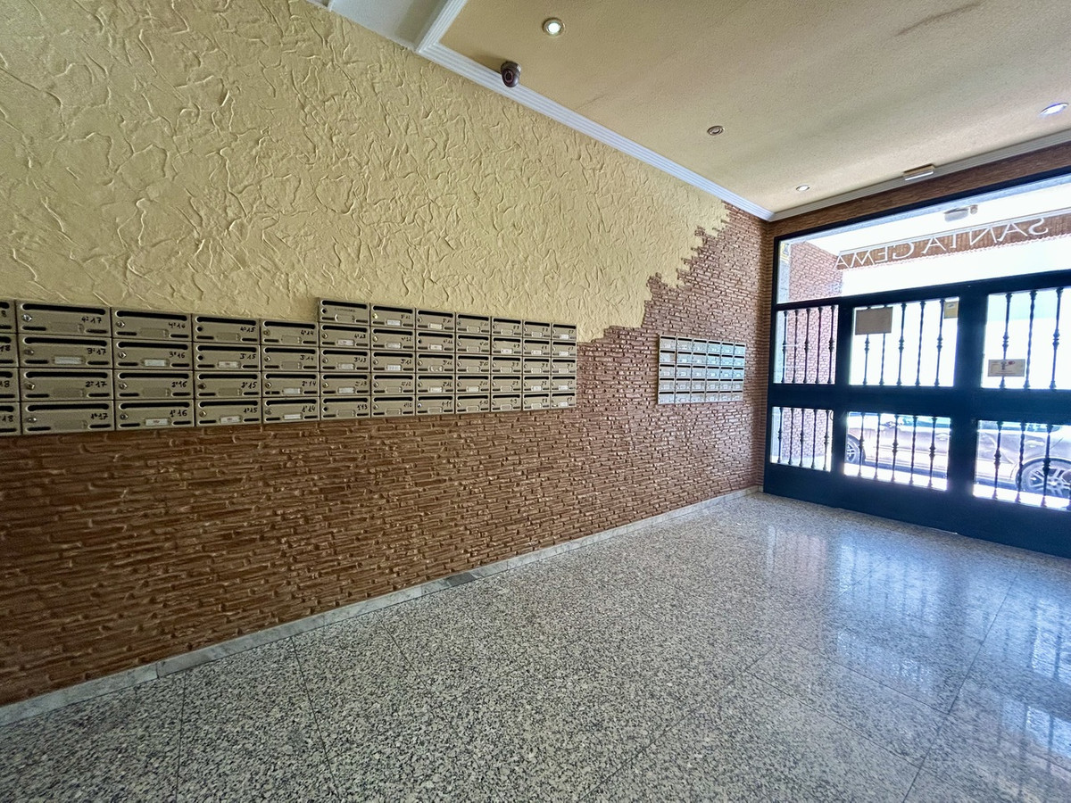 For sale - 1 Bedroom 1 Bathroom Apartment - Middle Floor Apartment in Torrevieja - Torrevieja Centro  - Alicante