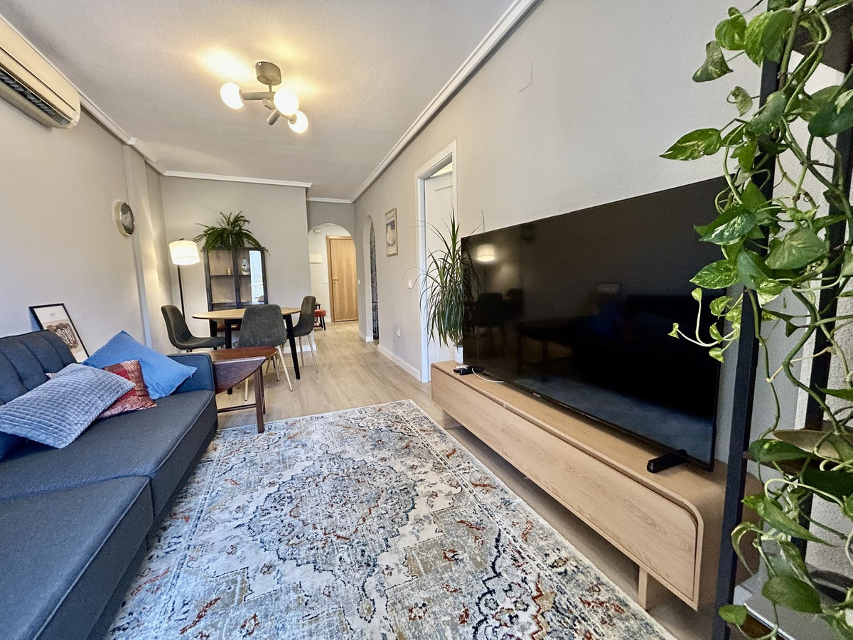 For sale - 1 Bedroom 1 Bathroom Apartment - Middle Floor Apartment in Torrevieja - Torrevieja Centro  - Alicante