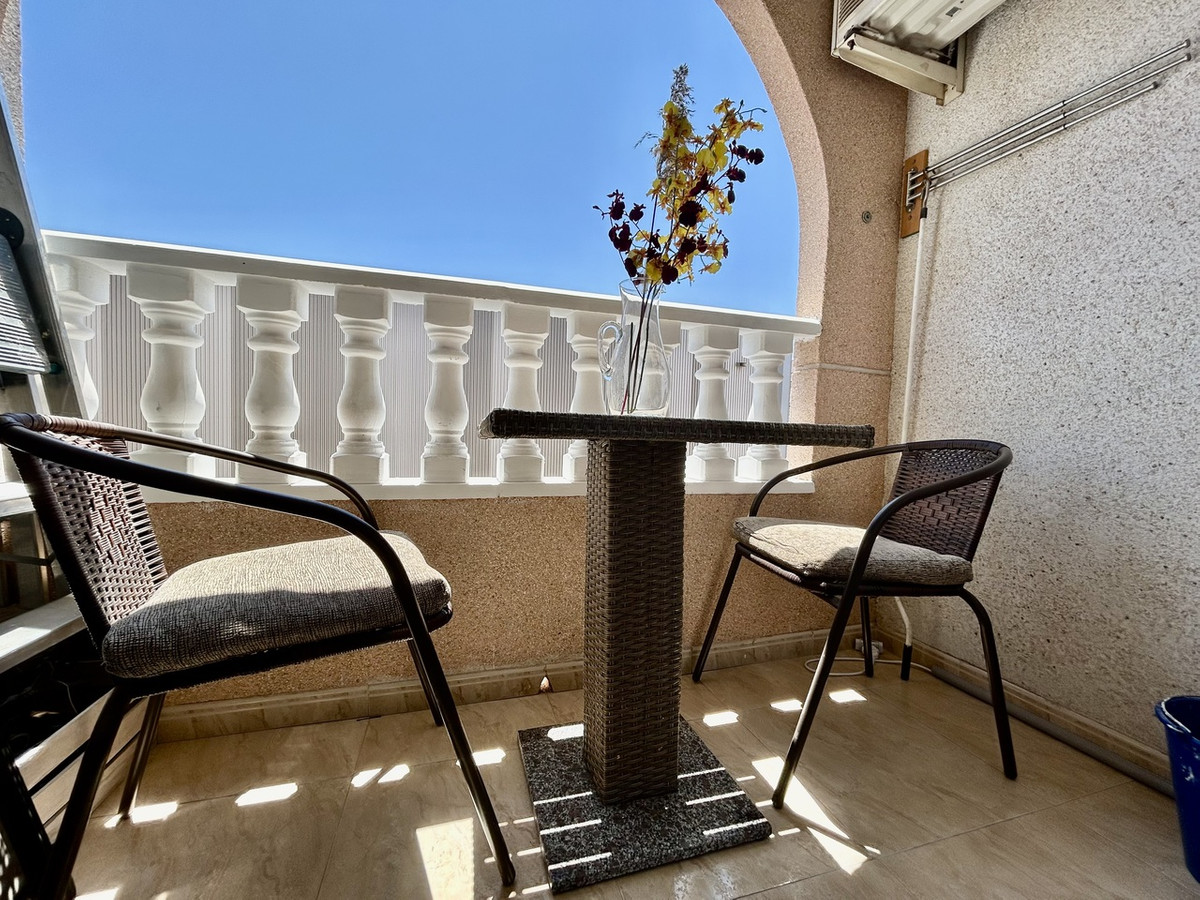 For sale - 1 Bedroom 1 Bathroom Apartment - Middle Floor Apartment in Torrevieja - Torrevieja Centro  - Alicante