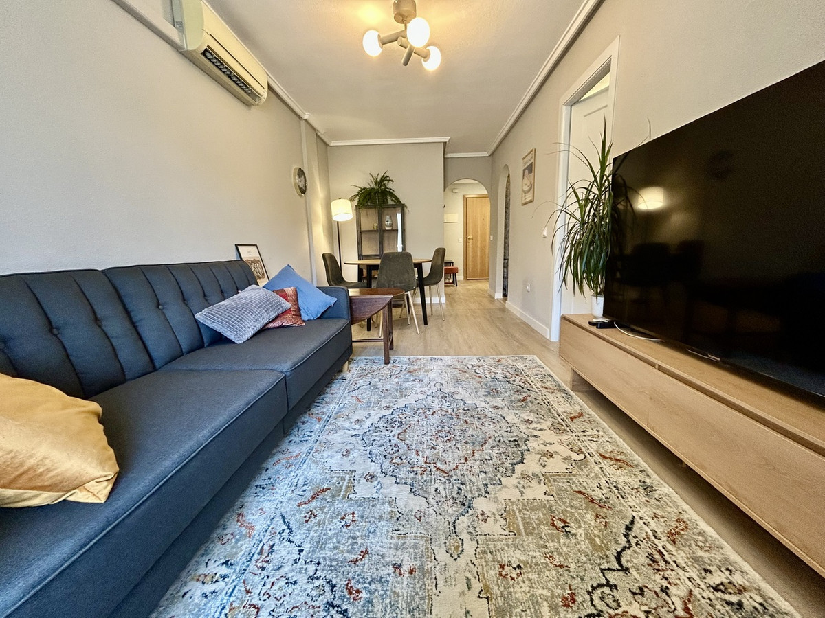 For sale - 1 Bedroom 1 Bathroom Apartment - Middle Floor Apartment in Torrevieja - Torrevieja Centro  - Alicante