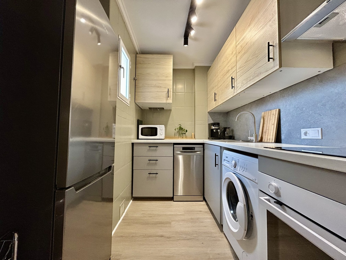 For sale - 1 Bedroom 1 Bathroom Apartment - Middle Floor Apartment in Torrevieja - Torrevieja Centro  - Alicante
