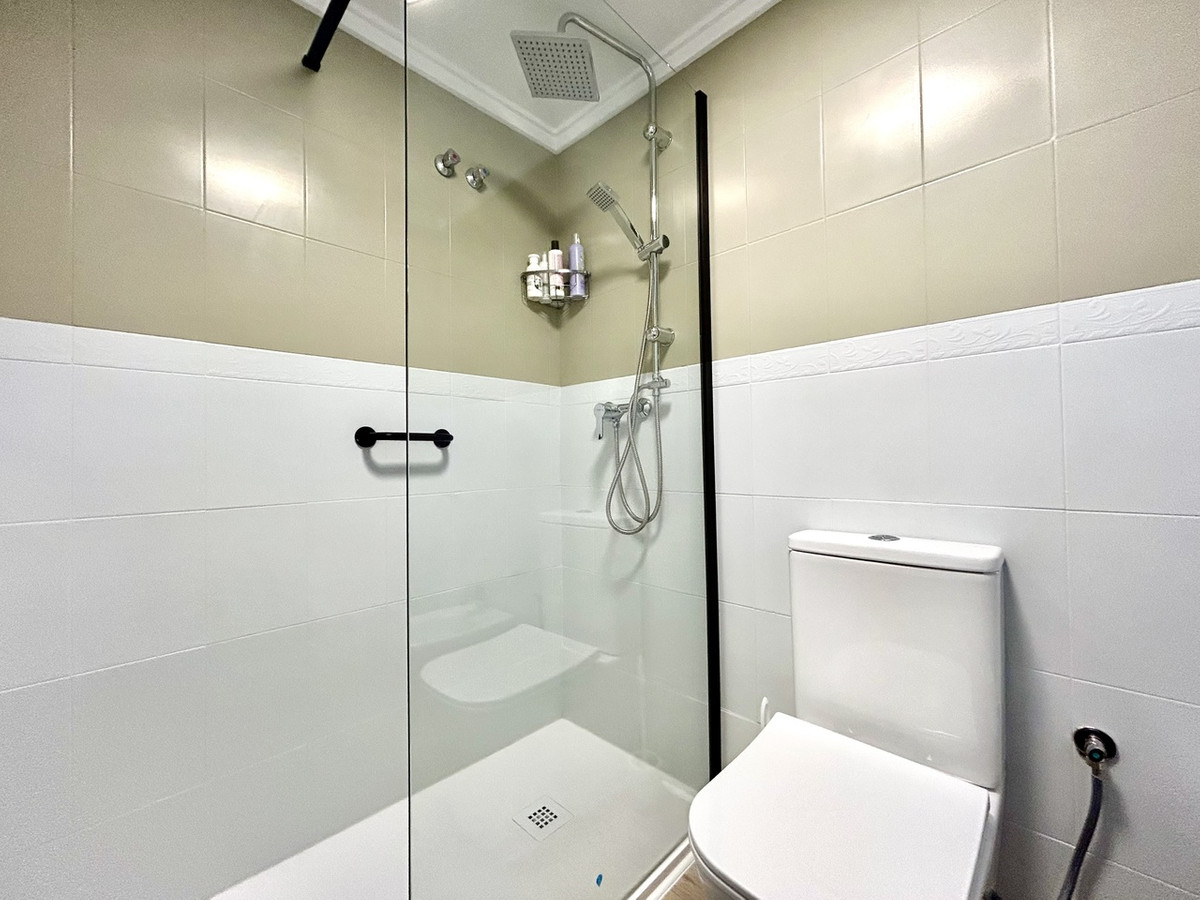 For sale - 1 Bedroom 1 Bathroom Apartment - Middle Floor Apartment in Torrevieja - Torrevieja Centro  - Alicante