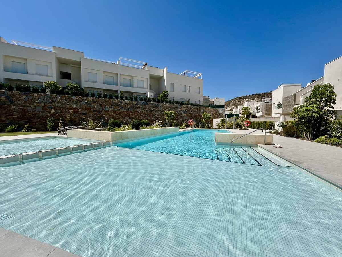 For sale - 3 Bedroom 2 Bathroom Apartment - Ground Floor Apartment in Algorfa - La Finca Golf  - Alicante