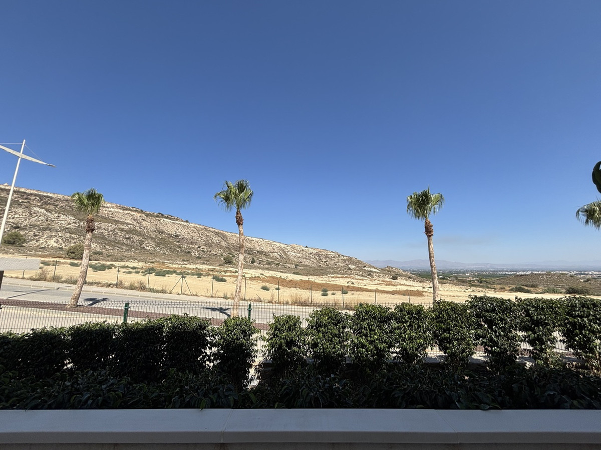 For sale - 3 Bedroom 2 Bathroom Apartment - Ground Floor Apartment in Algorfa - La Finca Golf  - Alicante