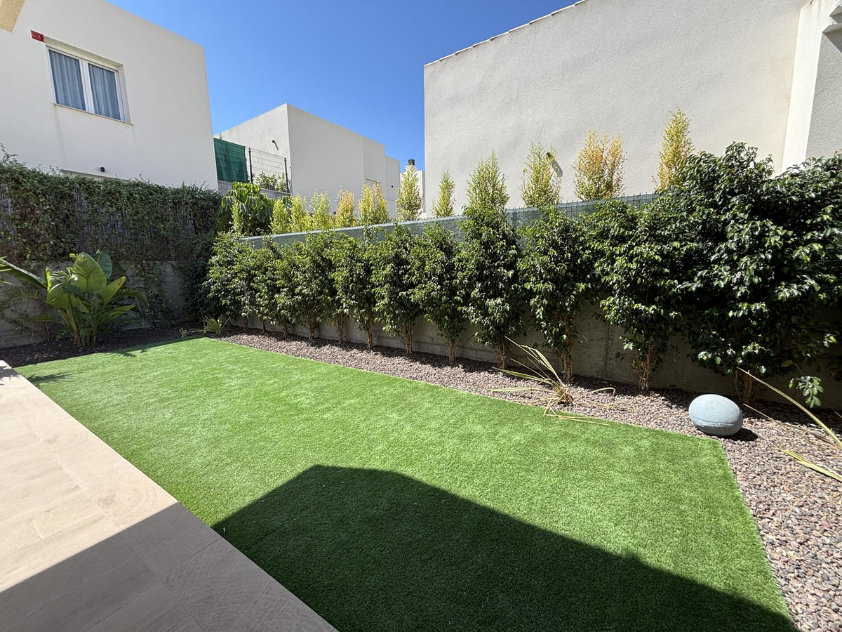 For sale - 3 Bedroom 2 Bathroom Apartment - Ground Floor Apartment in Algorfa - La Finca Golf  - Alicante