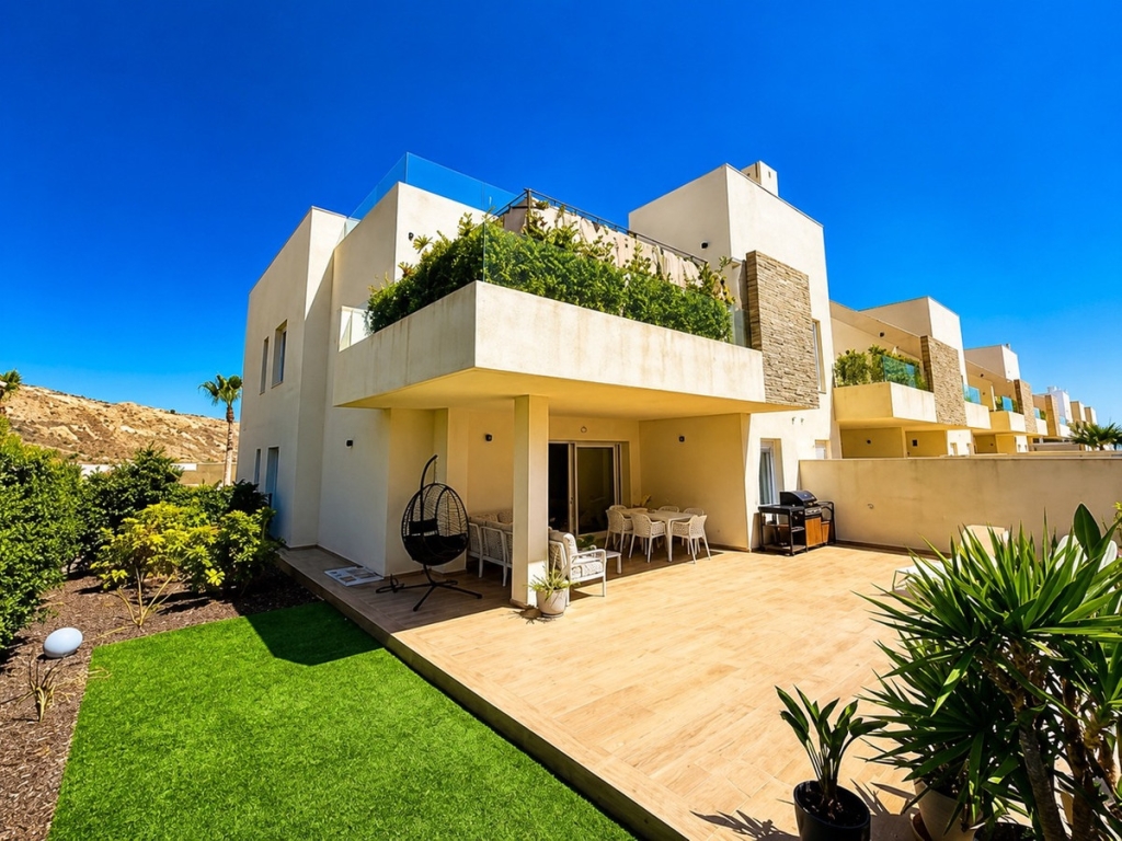 3 Bedroom 2 Bathroom Apartment - Ground Floor Apartment in Algorfa