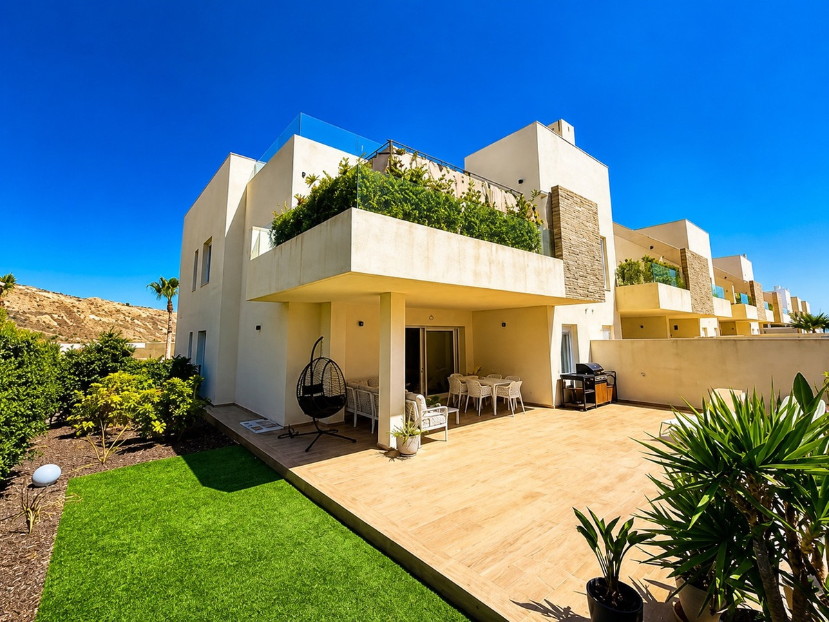 For sale - 3 Bedroom 2 Bathroom Apartment - Ground Floor Apartment in Algorfa - Algorfa Centro  - Alicante