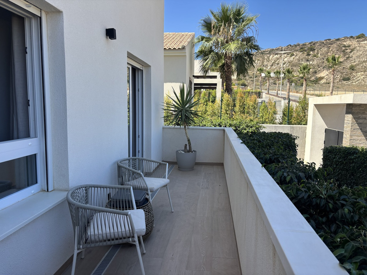 For sale - 3 Bedroom 2 Bathroom Apartment - Ground Floor Apartment in Algorfa - La Finca Golf  - Alicante