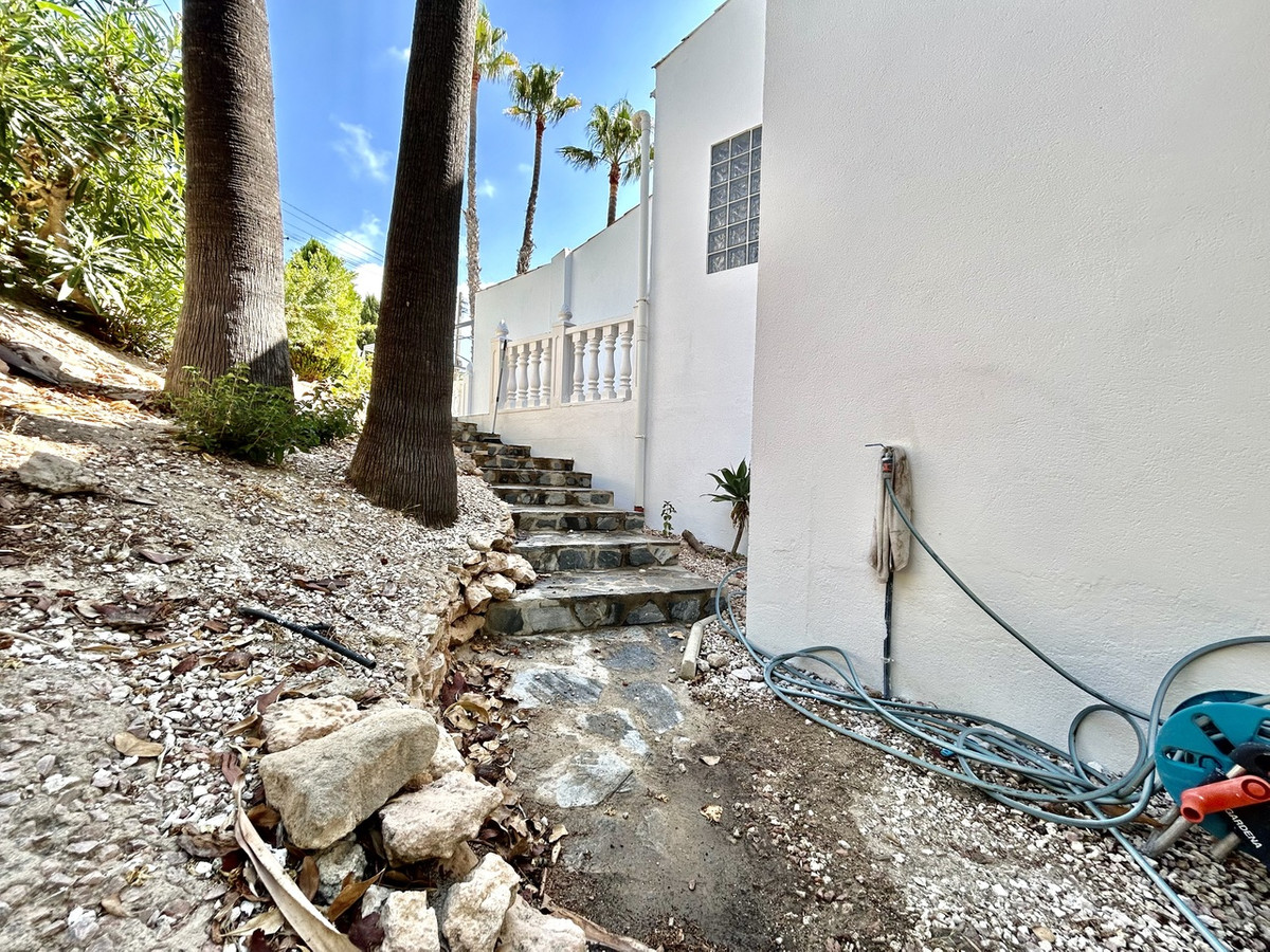 For sale - 3 Bedroom 3 Bathroom House - Detached Villa in Orihuela - Villamartin  - Alicante