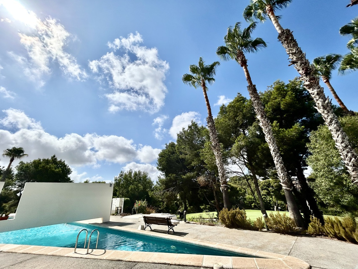 For sale - 3 Bedroom 3 Bathroom House - Detached Villa in Orihuela - Villamartin  - Alicante