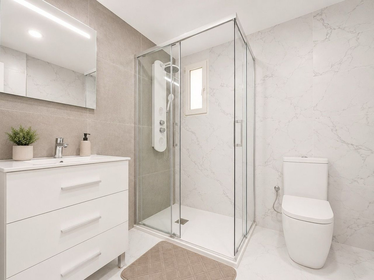 For sale - 3 Bedroom 3 Bathroom House - Detached Villa in Orihuela - Villamartin  - Alicante